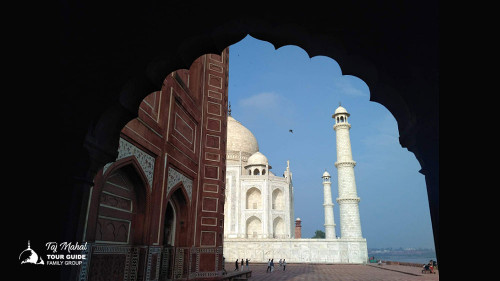 Private Tourist Guide for Taj Mahal