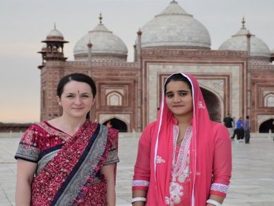 Indian Rental Saree For Taj Mahal