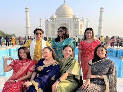 Taj Mahal Tour With Traditional Indian Dress