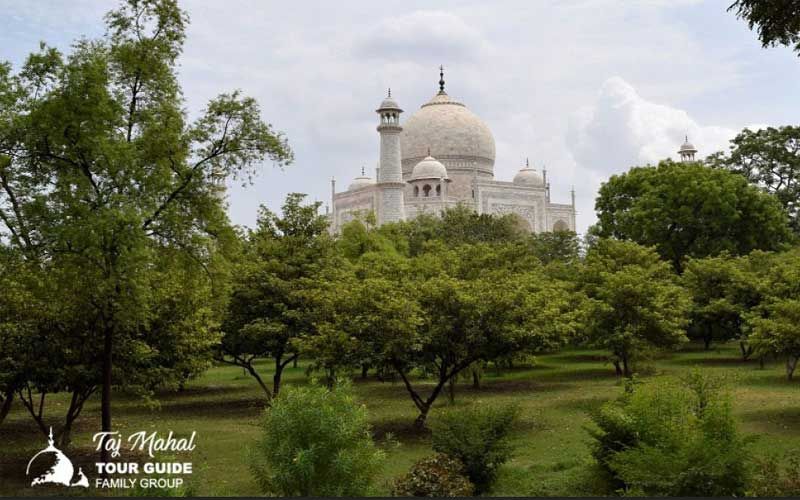 68aade9b721d7-taj-mahal-tour-1.jpg
