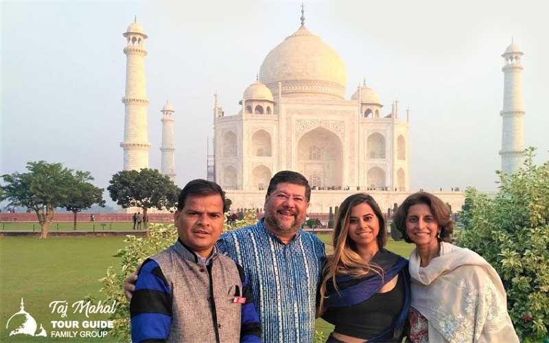 68aaeadb91e91-taj-mahal-tour-14.jpg