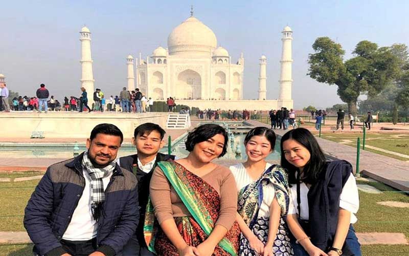 68aaecb4f2ad2-taj-mahal-tour-18.jpg
