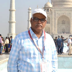 Yusuf Khan, Taj Mahal Tour Guide